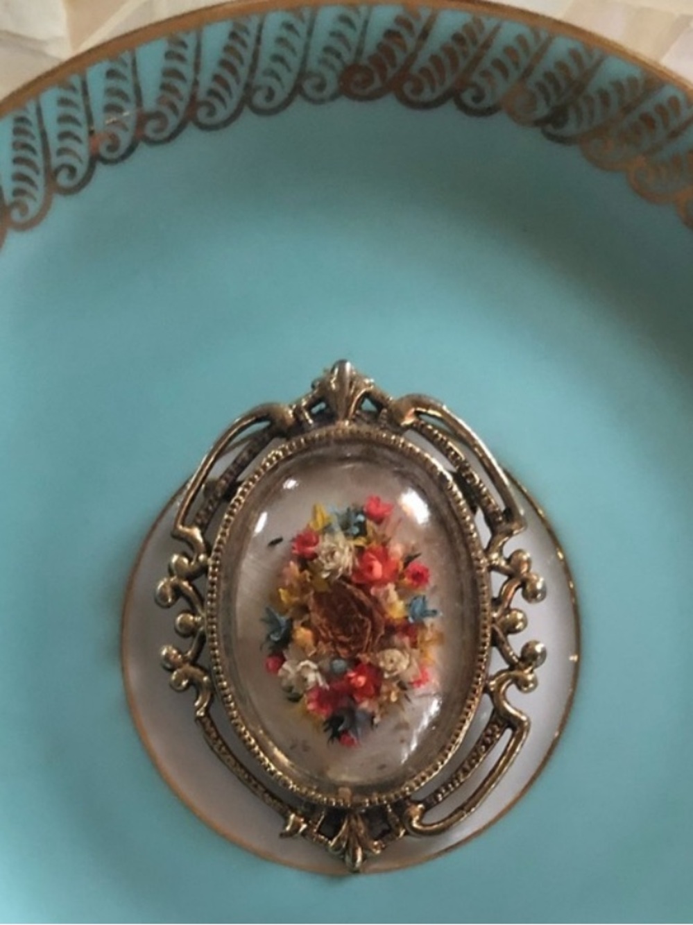 Vintage Dried Flowers Under Dome Bubble Brooch Pendant - Picture 1 of 9